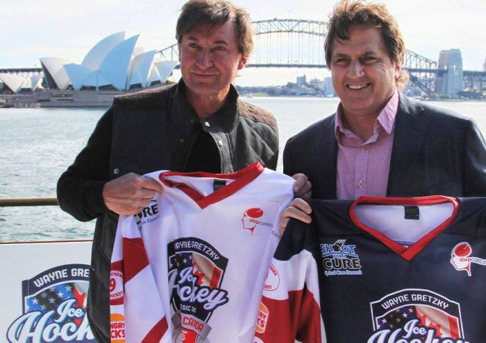 ICE-HOCKEY-KID-CHEERING